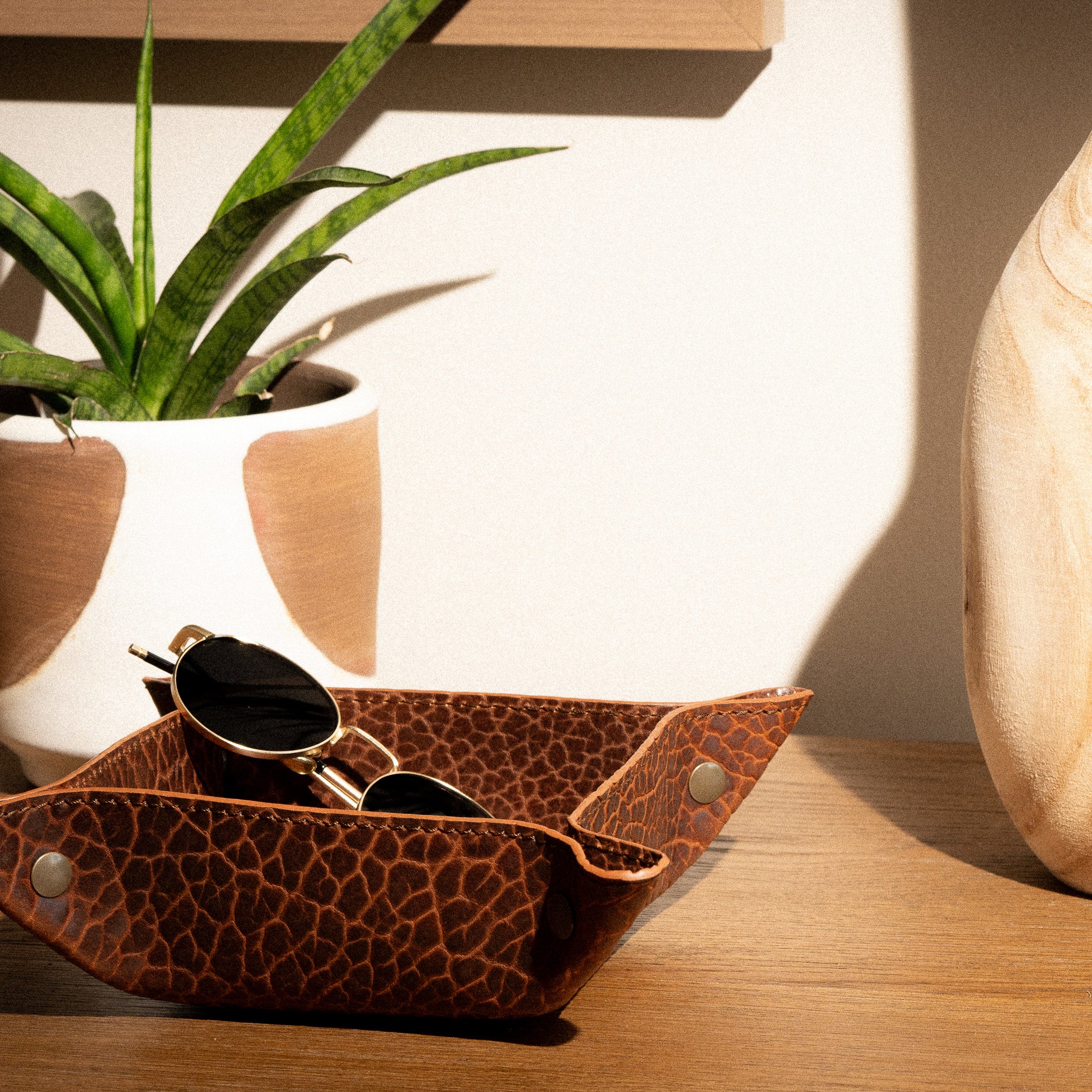 American Bison Valet Tray - Cognac