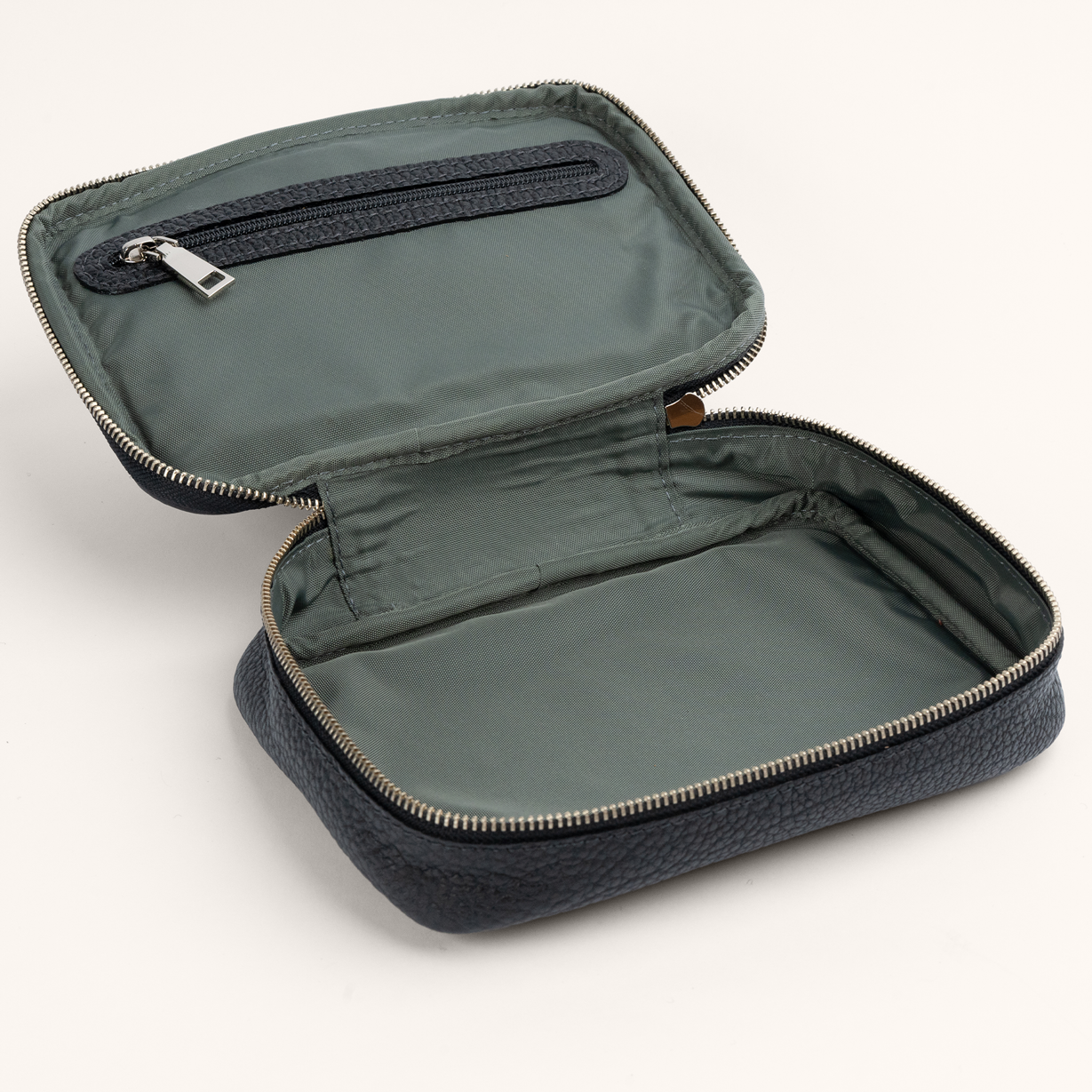 French Pebble Shave Kit in Black
